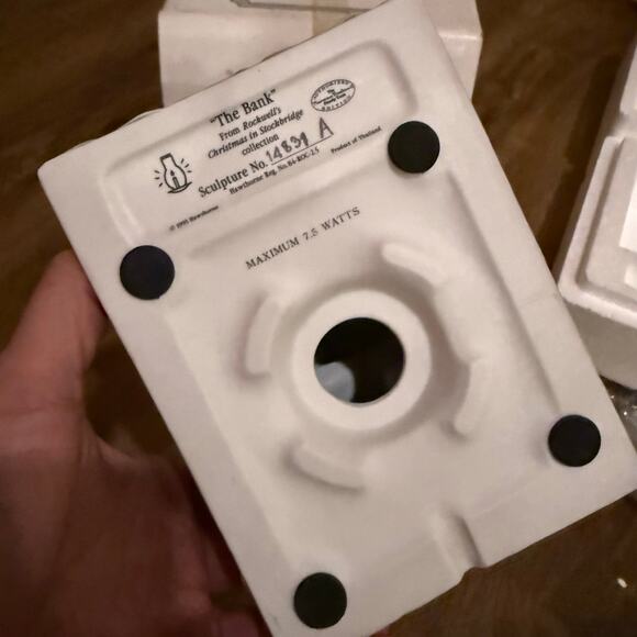 Rockwell's Christmas in Stockbridge Collection The Bank 1993 No. 14831A - Picture 5 of 7